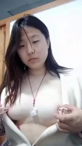 母狗玩奶子，玩肛塞